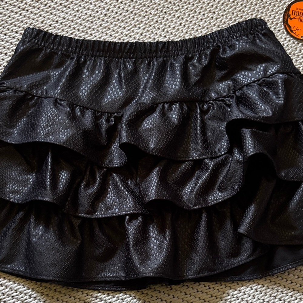 Skirt girls new size L (10-12) polyester underlayer 60% cotton 40% polyester